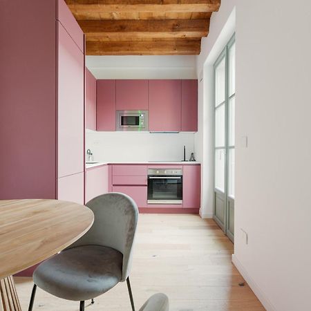 Modern Apartment In Milan With Balcony ภายนอก รูปภาพ