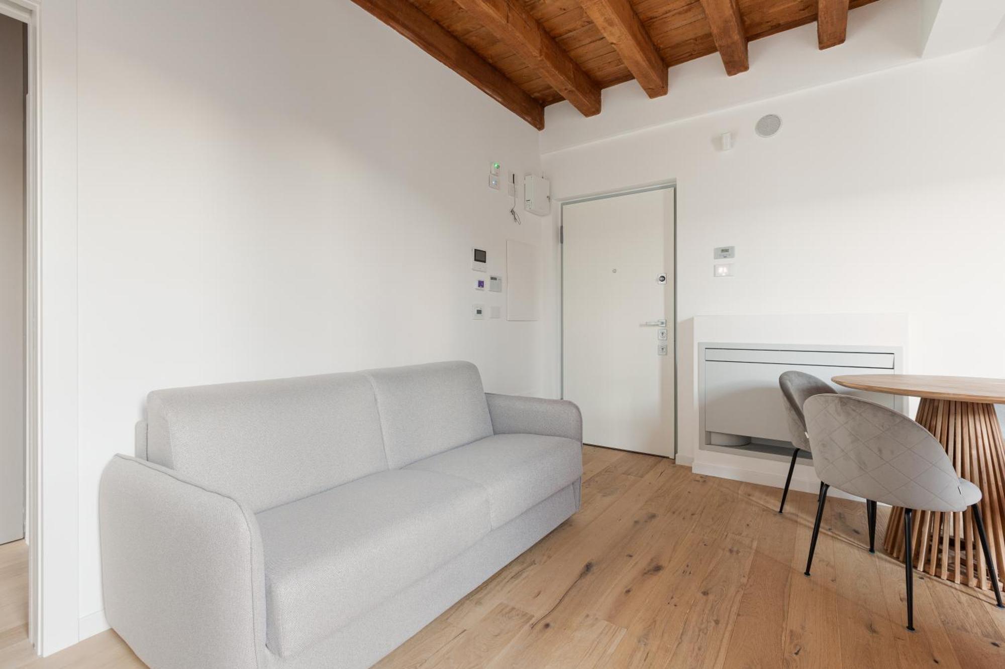 Modern Apartment In Milan With Balcony ภายนอก รูปภาพ