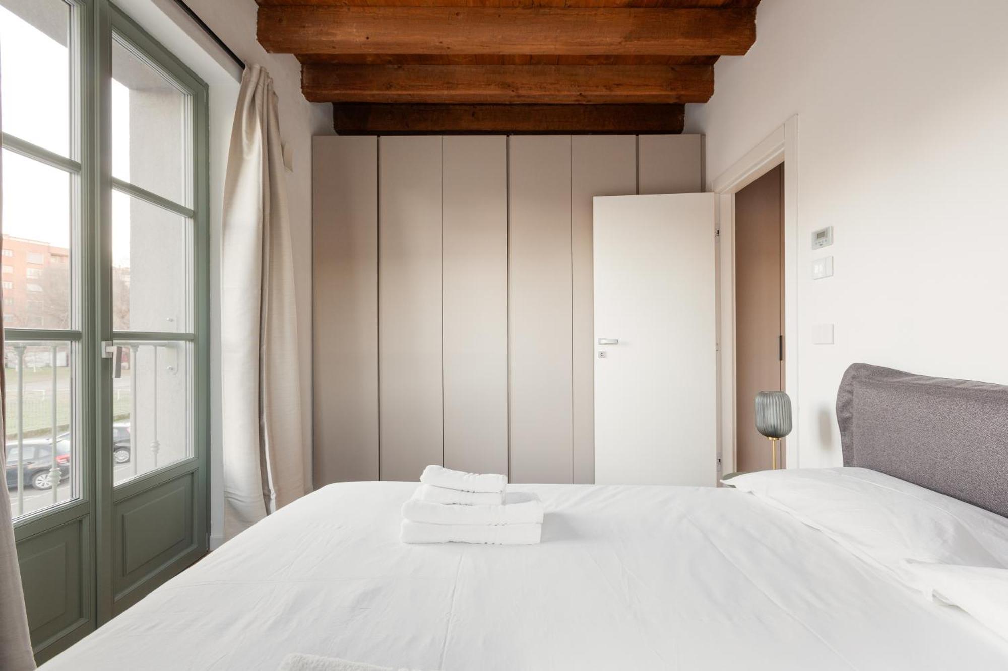 Modern Apartment In Milan With Balcony ภายนอก รูปภาพ